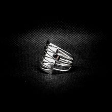 Cargar imagen en el visor de la galería, ANILLO LARGO ENTRELAZADO
