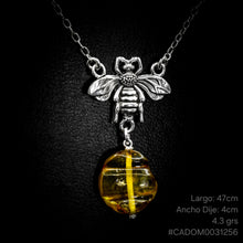 Cargar imagen en el visor de la galería, COLLAR ABEJA CON ÁMBAR
