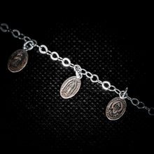 Cargar imagen en el visor de la galería, PULSERA DIJES RELIGIOSOS
