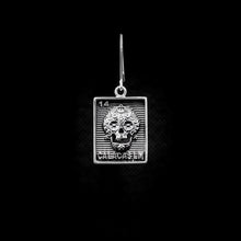 Cargar imagen en el visor de la galería, ARETES LARGOS CARTA LOTERÍA
