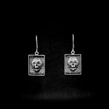 Cargar imagen en el visor de la galería, ARETES LARGOS CARTA LOTERÍA
