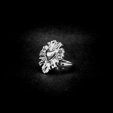 Cargar imagen en el visor de la galería, ANILLO CORAZÓN MILAGROS
