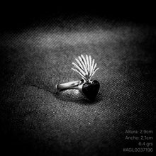 Cargar imagen en el visor de la galería, ANILLO CORAZÓN AGAVE CON ONIX
