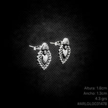 Cargar imagen en el visor de la galería, ARETE BROQUEL CORAZÓN
