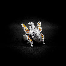 Cargar imagen en el visor de la galería, ANILLO CORAZÓN ANATÓMICO MARIPOSA
