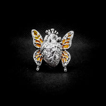 Cargar imagen en el visor de la galería, ANILLO CORAZÓN ANATÓMICO MARIPOSA
