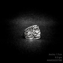 Cargar imagen en el visor de la galería, ANILLO CORAZÓN FLOR
