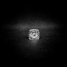 Cargar imagen en el visor de la galería, ANILLO CORAZÓN FLOR
