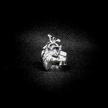 Cargar imagen en el visor de la galería, ANILLO CORAZÓN ANATÓMICO
