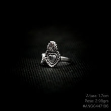 Cargar imagen en el visor de la galería, ANILLO CORAZÓN CON ZIRCONIA
