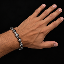 Cargar imagen en el visor de la galería, PULSERA CRÁNEOS
