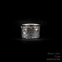 Cargar imagen en el visor de la galería, ANILLO BANDA MARTILLADA
