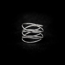 Cargar imagen en el visor de la galería, ANILLO ENTRELAZADO
