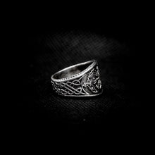 Cargar imagen en el visor de la galería, ANILLO YELMO VIKINGO
