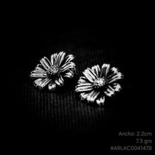 Cargar imagen en el visor de la galería, ARETES MARGARITAS
