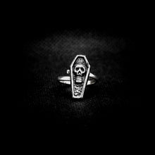 Cargar imagen en el visor de la galería, ANILLO CALAVERA

