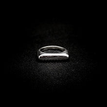 Cargar imagen en el visor de la galería, ANILLO MINIMALISTA
