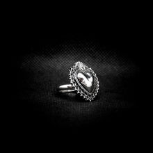 Cargar imagen en el visor de la galería, ANILLO CORAZÓN BARROCO
