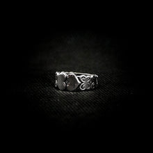 Cargar imagen en el visor de la galería, ANILLO CORAZONES Y MARIPOSAS
