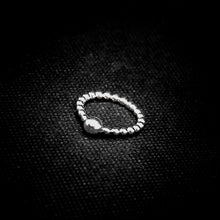 Cargar imagen en el visor de la galería, ANILLO CUENTAS
