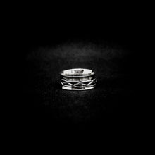 Cargar imagen en el visor de la galería, ANILLO ENTRELAZADO
