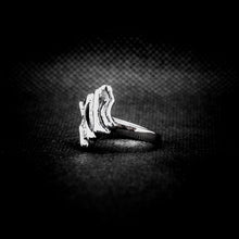 Cargar imagen en el visor de la galería, ANILLO ABSTRACTO
