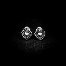 Cargar imagen en el visor de la galería, ARETES SAGRADO CORAZÓN
