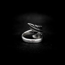 Cargar imagen en el visor de la galería, ANILLO PLUMA
