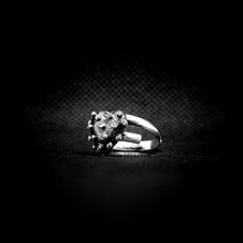 Cargar imagen en el visor de la galería, ANILLO CORAZÓN NOPAL
