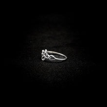 Cargar imagen en el visor de la galería, ANILLO NUDO DE BRUJA
