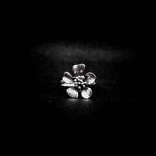 Cargar imagen en el visor de la galería, ANILLO FLOR DE CEREZO
