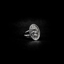 Cargar imagen en el visor de la galería, ANILLO SANTO NIÑO DE ATOCHA

