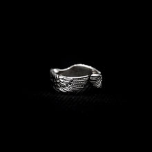 Cargar imagen en el visor de la galería, ANILLO ALAS BANDA
