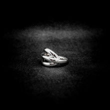Cargar imagen en el visor de la galería, ANILLO ENTRELAZADO
