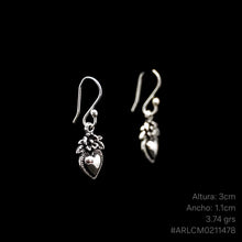 Cargar imagen en el visor de la galería, ARETES CORAZÓN
