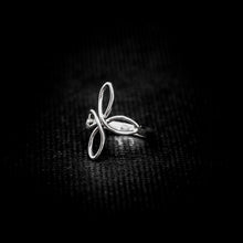Cargar imagen en el visor de la galería, ANILLO CRUZ DE NUDO CELTA
