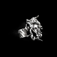Cargar imagen en el visor de la galería, ANILLO MEDUSA
