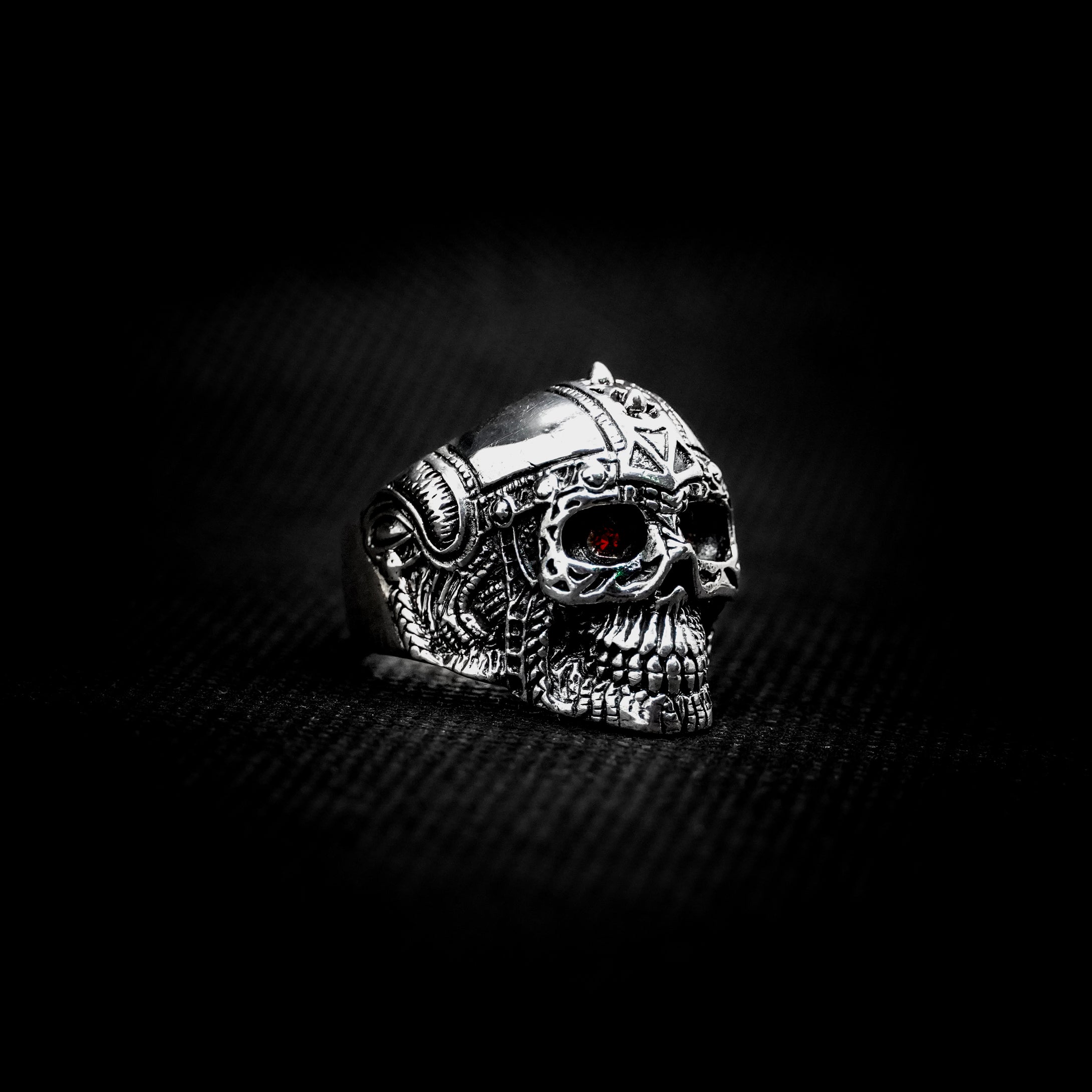 ANILLO CRÁNEO GÓTICO