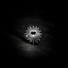 Cargar imagen en el visor de la galería, ANILLO CORAZÓN DESTELLOS
