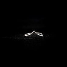 Cargar imagen en el visor de la galería, ANILLO PIRÁMIDE
