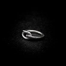 Cargar imagen en el visor de la galería, ANILLO HEBILLA
