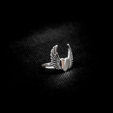 Cargar imagen en el visor de la galería, ANILLO CORAZÓN CON ALAS
