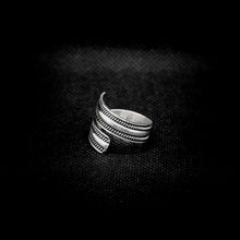 Cargar imagen en el visor de la galería, ANILLO AJUSTABLE CUERDA
