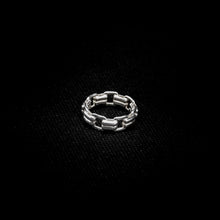 Cargar imagen en el visor de la galería, ANILLO CADENA
