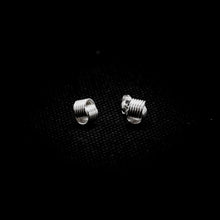 Cargar imagen en el visor de la galería, ARETES MINIMALISTAS
