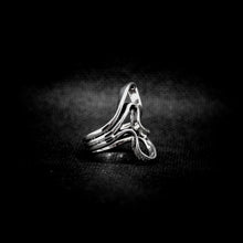 Cargar imagen en el visor de la galería, ANILLO ONDULADO

