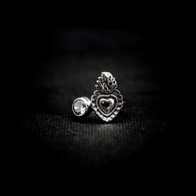 Cargar imagen en el visor de la galería, ANILLO CORAZÓN CON ZIRCONIA

