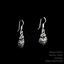 Cargar imagen en el visor de la galería, ARETES CORAZÓN
