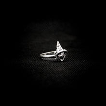 Cargar imagen en el visor de la galería, ANILLO BRUJA
