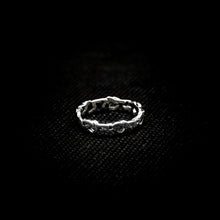 Cargar imagen en el visor de la galería, ANILLO CORAZONES ENTRELAZADOS
